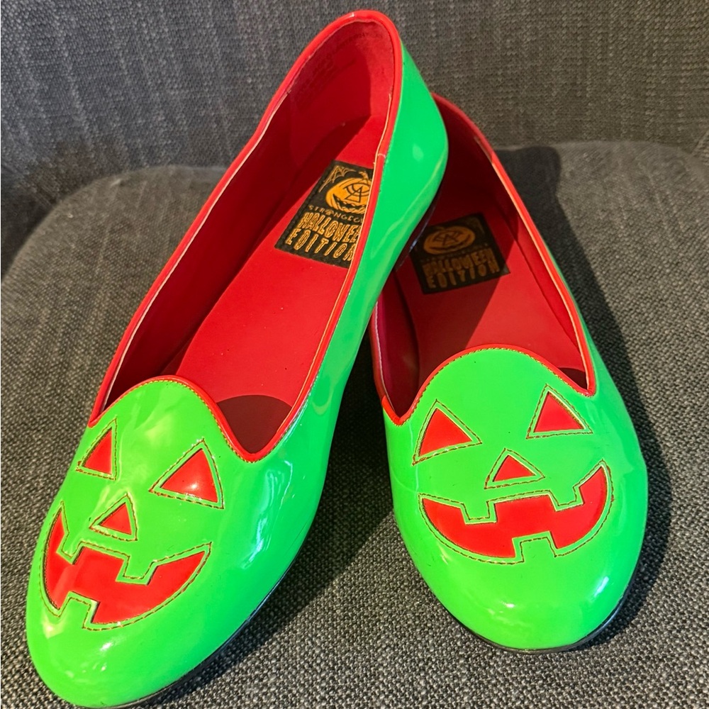 Strange Cvlt Halloween Green Flats